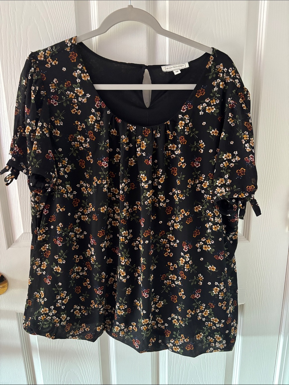 Blousology Black Floral Short-Sleeve Tie-Sleeve Blouse